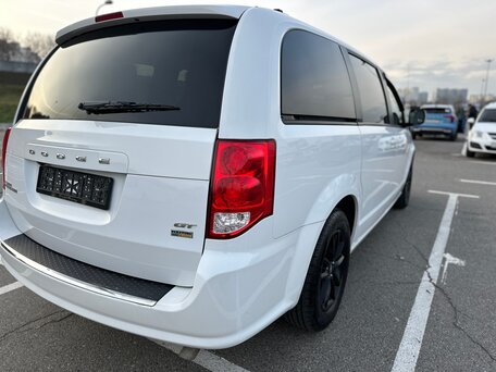 Dodge minivan best sale 2019