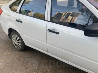 2014 Lada (ВАЗ) Granta I, белый, 320000 рублей, вид 1