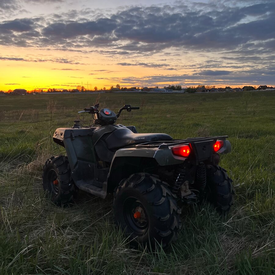 Купить б/у Polaris Sportsman 500 карбюратор Вариатор в Москве зелёный