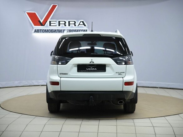 2008 Mitsubishi Outlander II, белый, 840000 рублей - вид 5