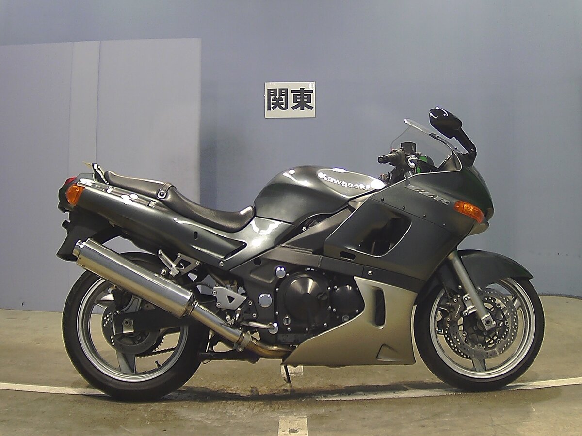 2006 Kawasaki ZZR 400, серый.