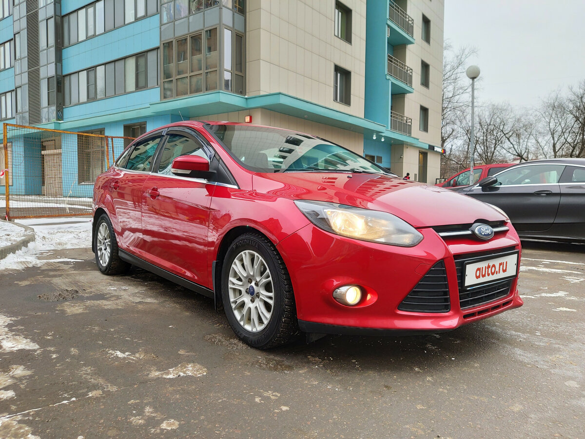 Ford Focus 3 седан красный 2012