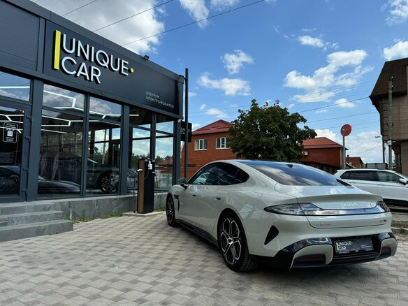 Купить новый Xiaomi SU7 2023-н.в. Electro AT (495 кВт) 4WD электро ...