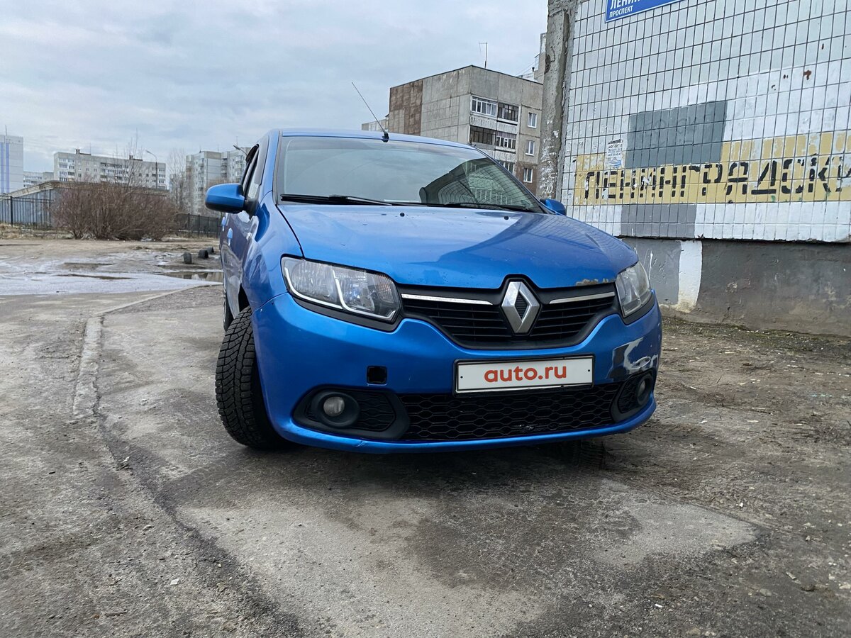 Синий ренаулт сандеро