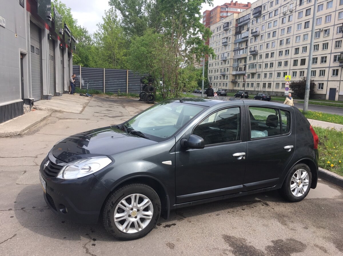 Рено Сандеро 1 черный