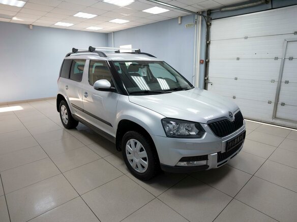 2015 Skoda Yeti I Рестайлинг, серебристый, 1149000 рублей - вид 3