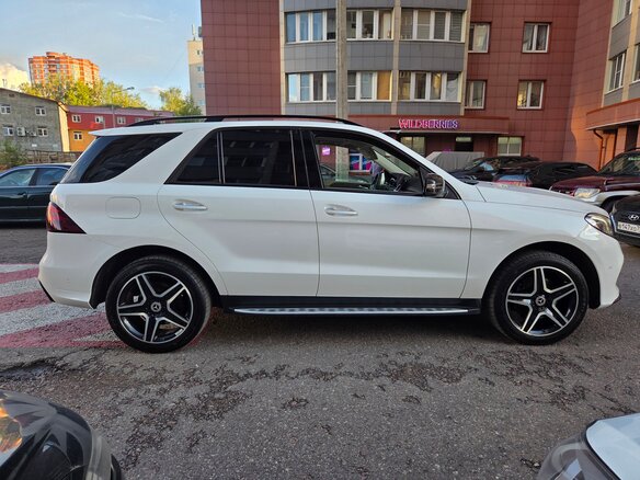 2018 Mercedes-Benz GLE 400 9G-Tronic I (W166), белый, 4700000 рублей - вид 3