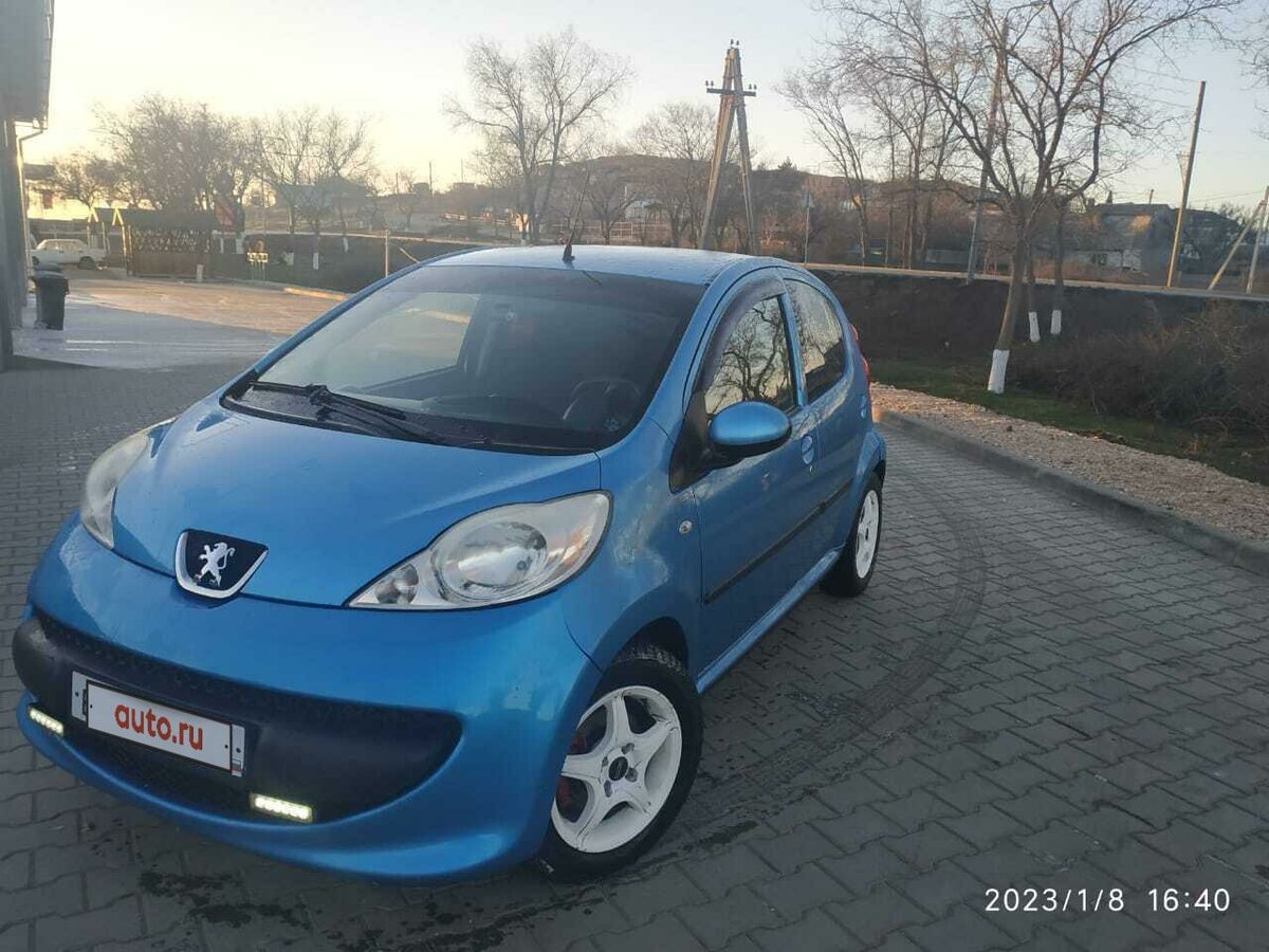 Купить б/у Peugeot 107 I 1.0 MT (68 л.с.) бензин механика в Керчи ...