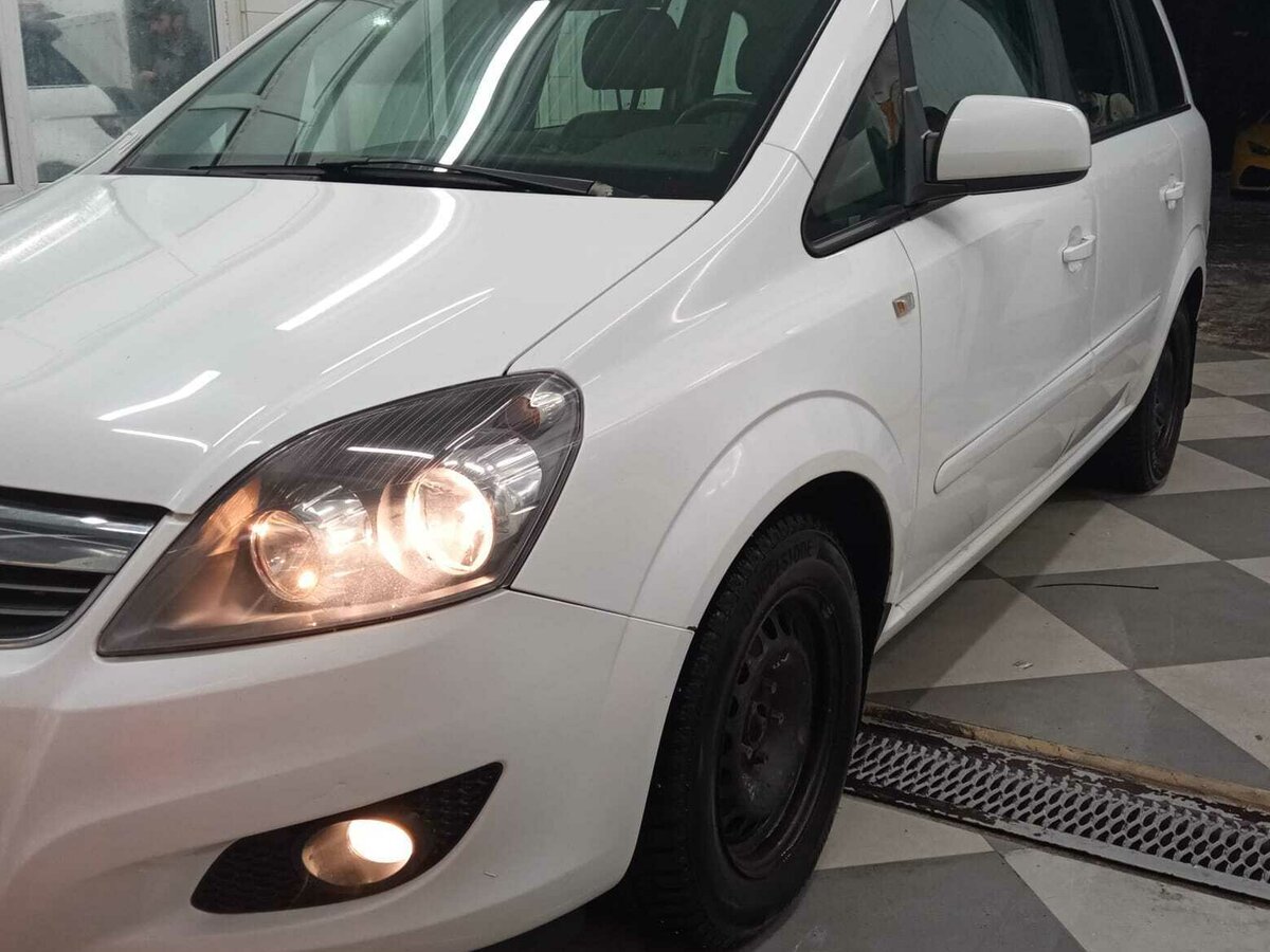 Купить б/у Opel Zafira B Рестайлинг 1.8 MT (140 л.с.) бензин механика в ...