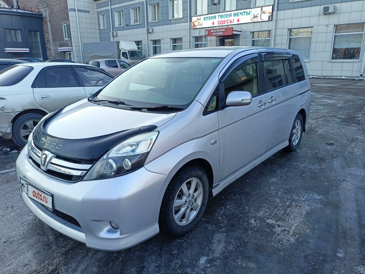 イズディスユアトト Купить б/у Toyota ISis I Рестайлинг 1.8 CVT (144 л.с.) бензин