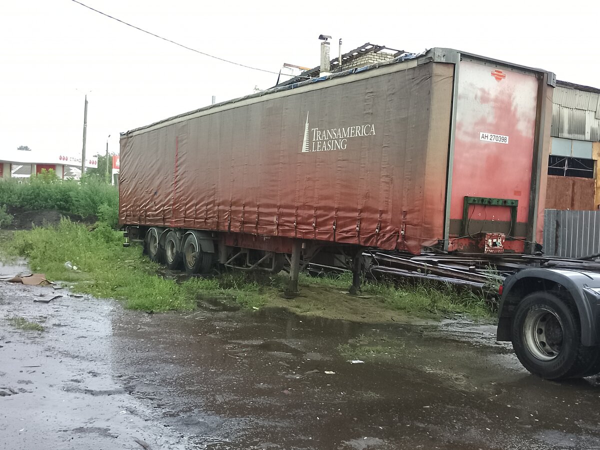 Купить б/у Fruehauf Полуприцеп-бортовой на Бору: красный полуприцеп ...