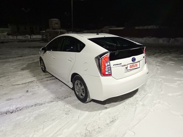 2012 Toyota Prius III Рестайлинг (XW30), белый, 1400000 рублей - вид 12