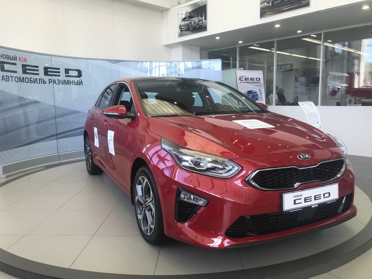 Kia Ceed 2019 красный