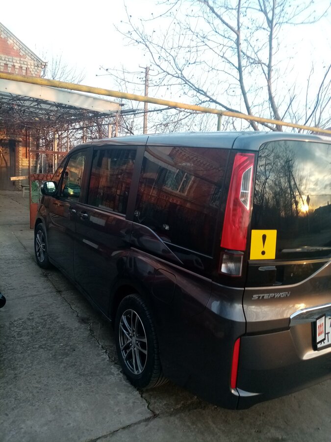Honda stepwgn v