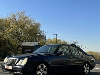 2000 Mercedes-Benz E-Класс 240 II (W210, S210) Рестайлинг, синий, 500000 рублей, вид 1
