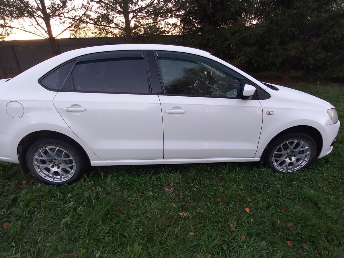 Купить б/у Volkswagen Polo V 1.6 AT (105 л.с.) бензин автомат в ...