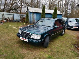1987 Mercedes-Benz W124 300, синий, 720000 рублей, вид 1