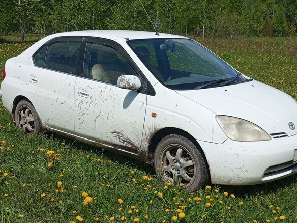 2002 Toyota Prius I Рестайлинг (XW10), белый, 450000 рублей