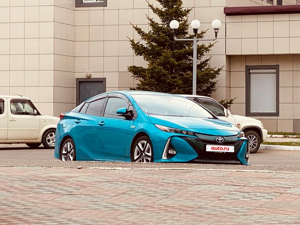 2017 Toyota Prius PHV ZVW52 IV (XW50), синий, 2200000 рублей - вид 3