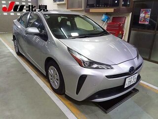 2021 Toyota Prius IV Рестайлинг (XW50), серебристый, 1558860 рублей, вид 1