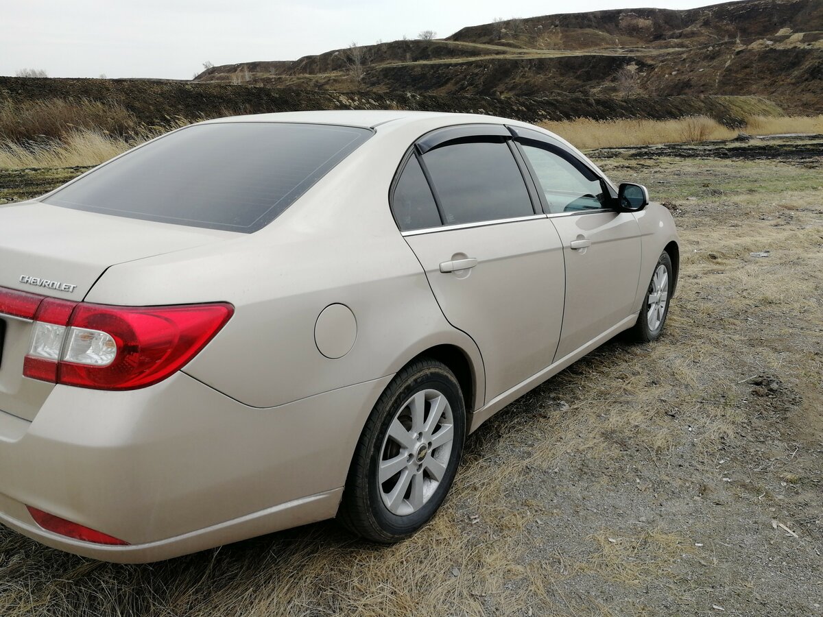 Chevrolet Epica бежевая