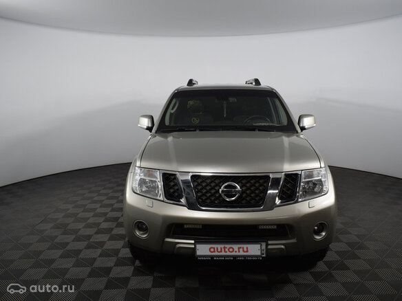 2011 Nissan Pathfinder III Рестайлинг, бежевый