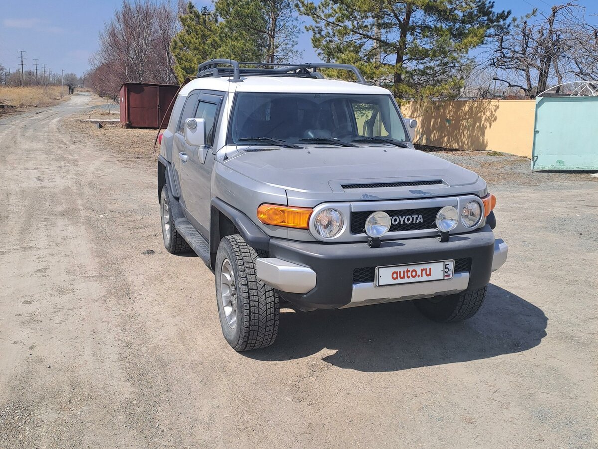 Купить б/у Toyota FJ Cruiser 2006-2022 4.0 AT (260 л.с.) 4WD бензин ...
