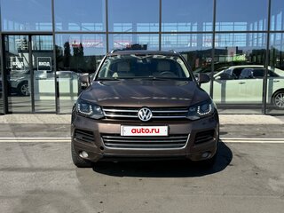 2010 Volkswagen Touareg II, коричневый, 1330000 рублей, вид 1