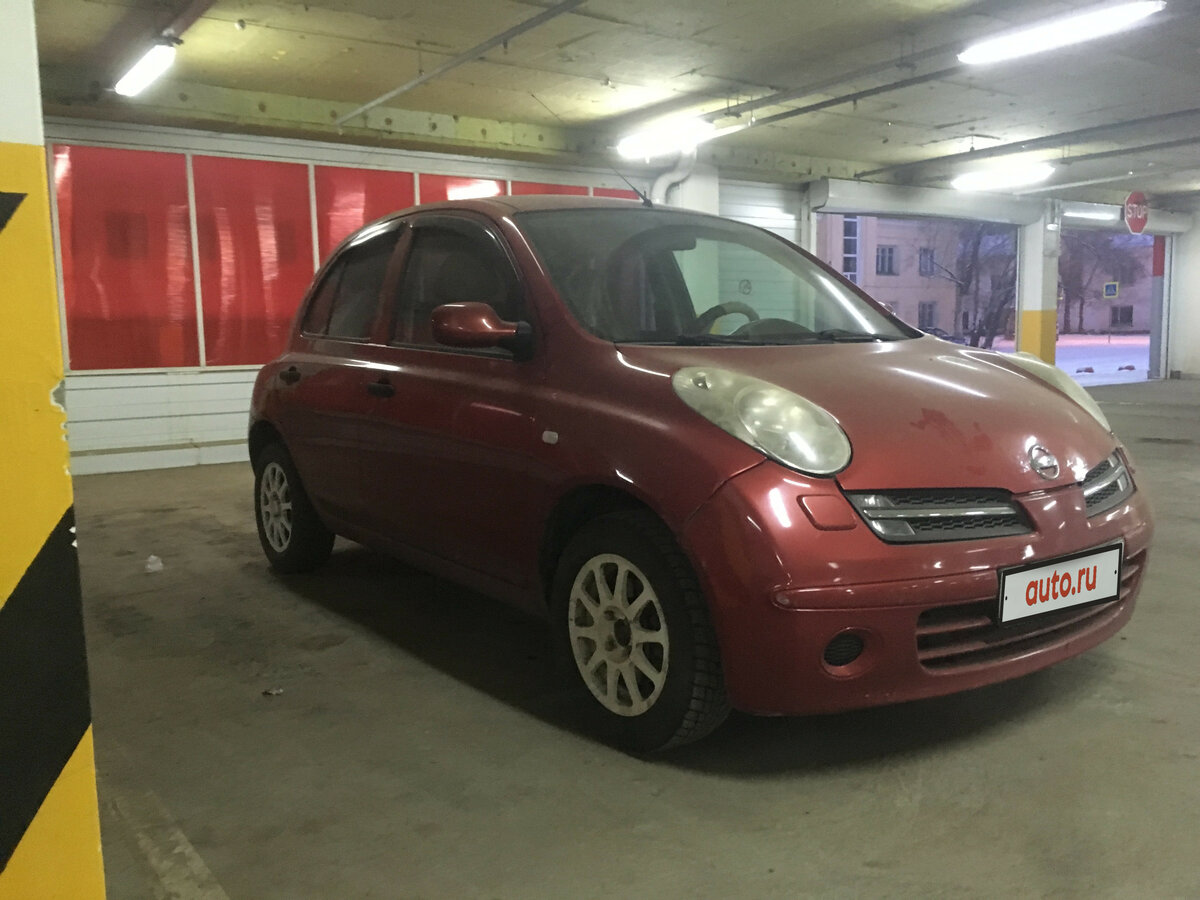 Nissan Micra красный 2005