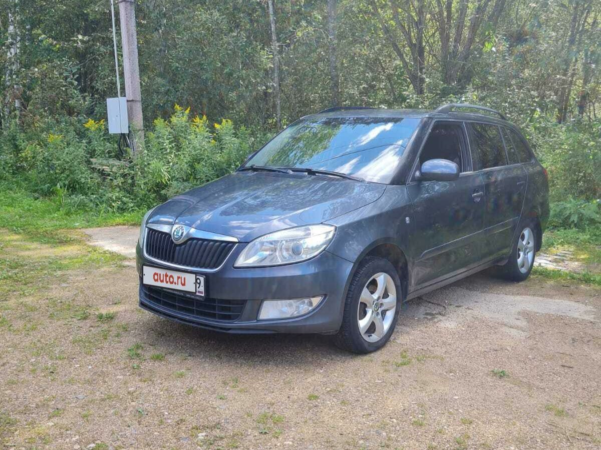 Купить б/у Skoda Fabia II Рестайлинг 1.6 AT (105 л.с.) бензин автомат в ...