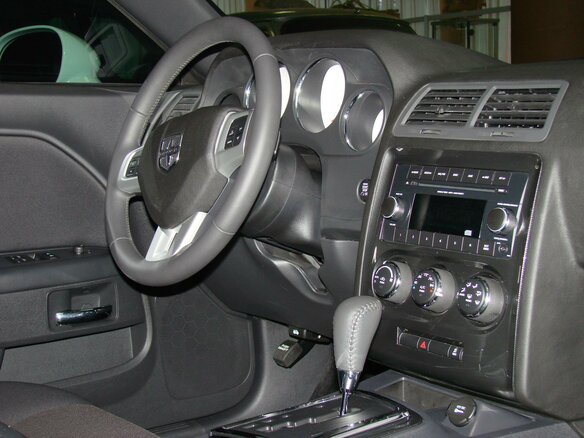 2013 Dodge Challenger III Рестайлинг, белый - вид 7