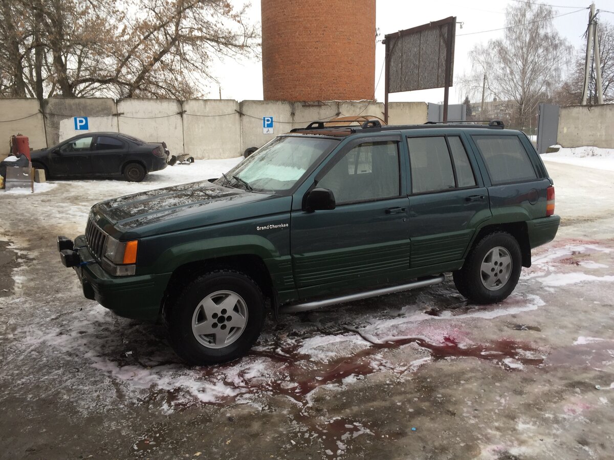 Купить б/у Jeep Grand Cherokee I (ZJ) 4.0 AT (190 л.с