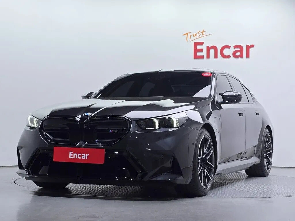 BMW M5 VII (G90)