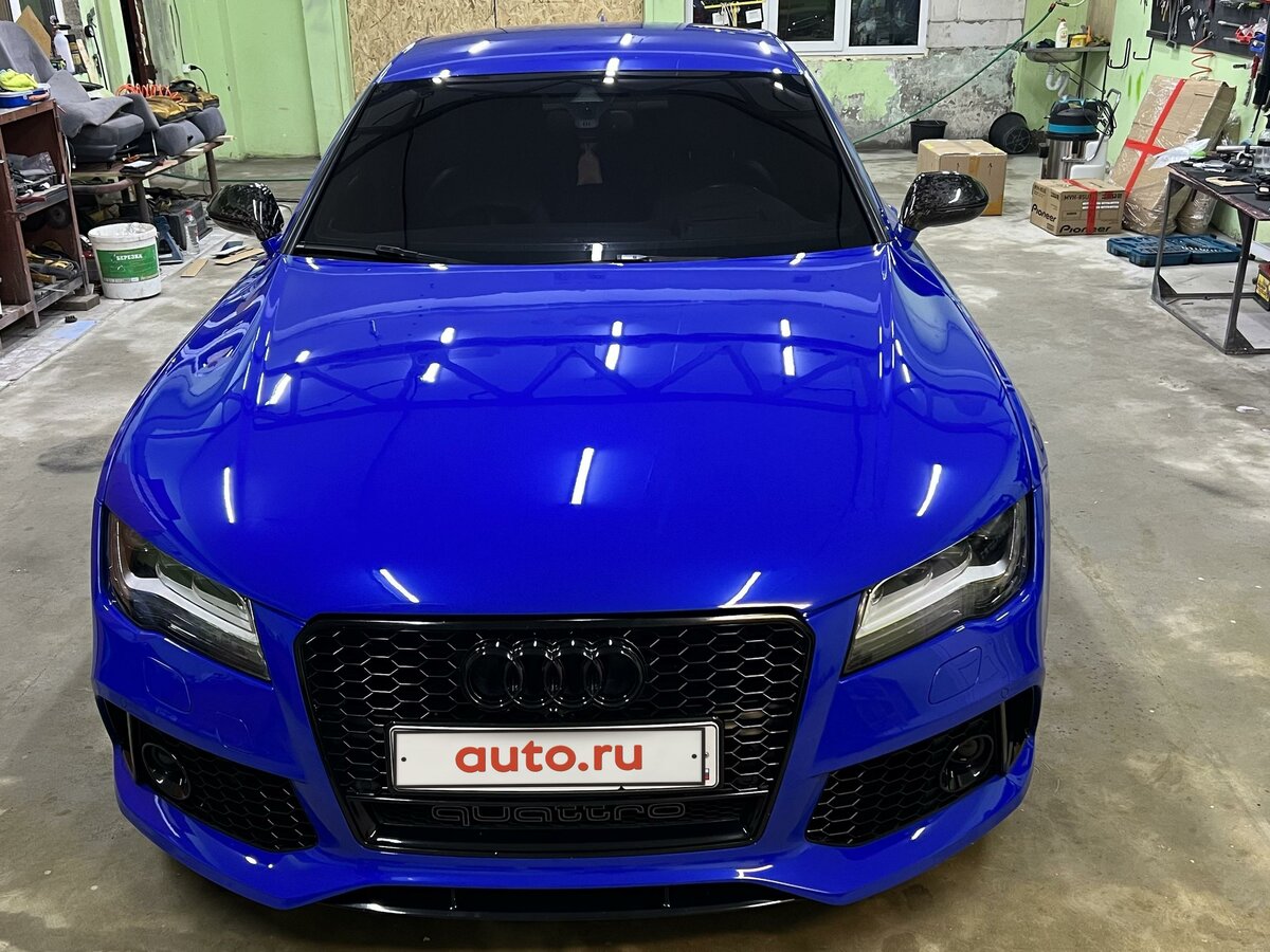 Audi синяя m5