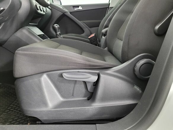 2016 Volkswagen Tiguan I Рестайлинг, белый - вид 13