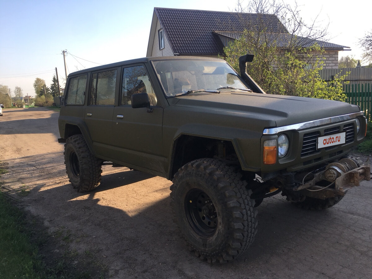 Nissan зелёный внедорожник