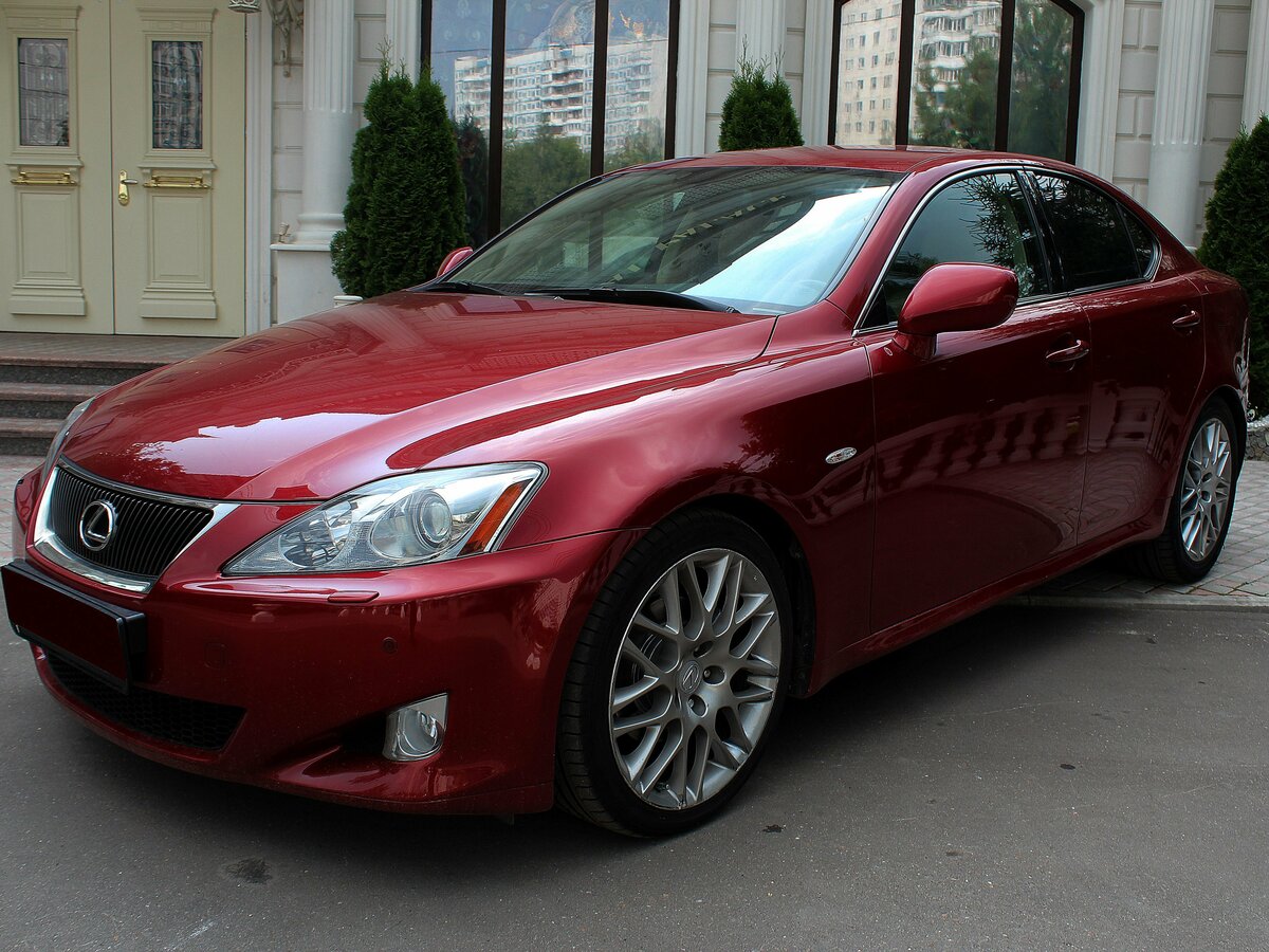 Lexus is 250 красный матовый