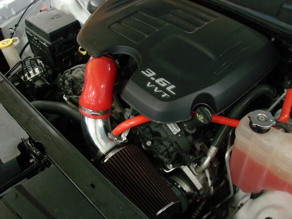 2013 Dodge Challenger III Рестайлинг, белый - вид 9