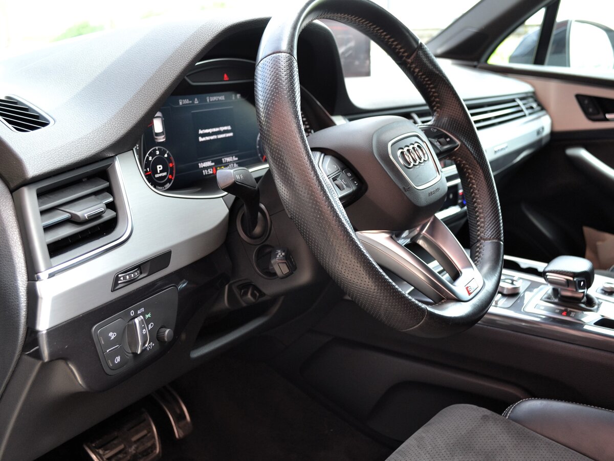 AUDI Q7 - фото 17