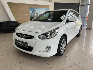 2011 Hyundai Solaris I, белый, 599000 рублей, вид 1