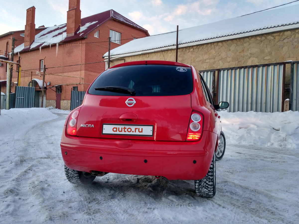 Nissan Micra k12 красная