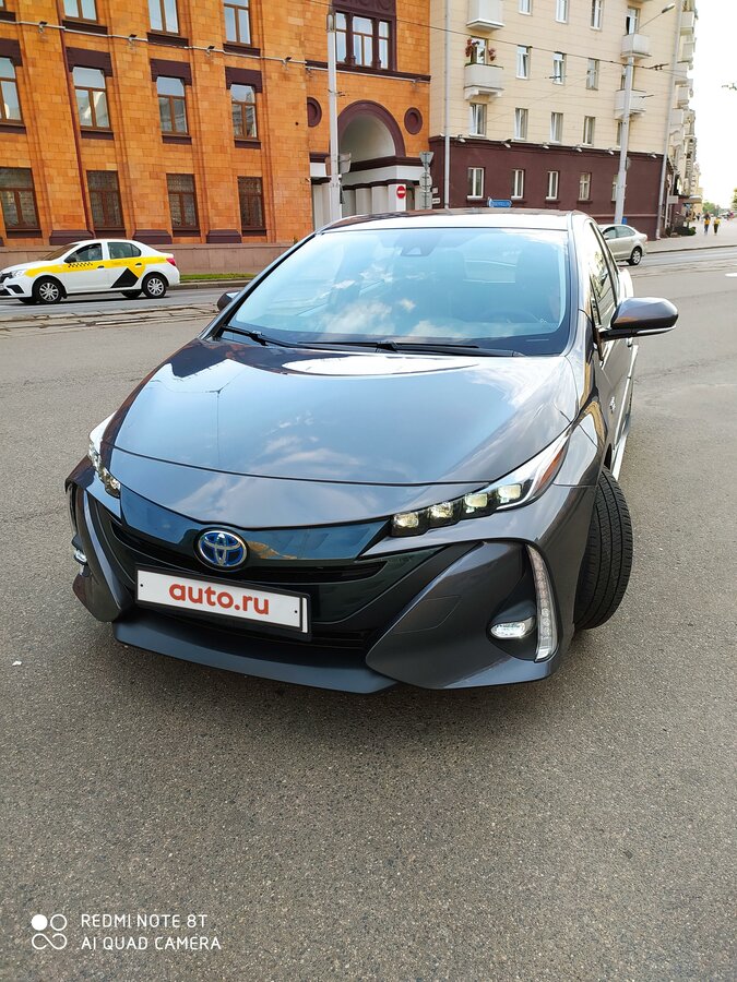 Toyota prius iv xw50