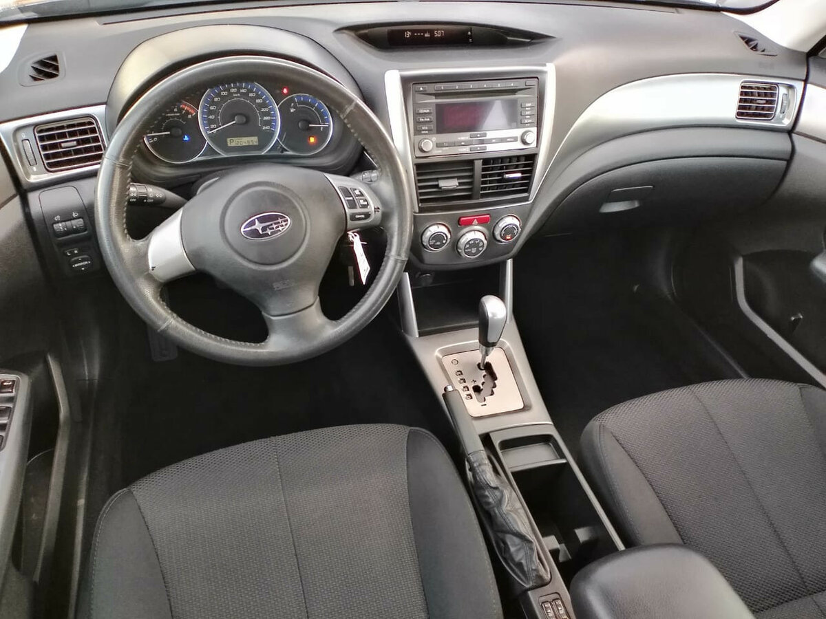 Subaru Forester 3 салон правый руль