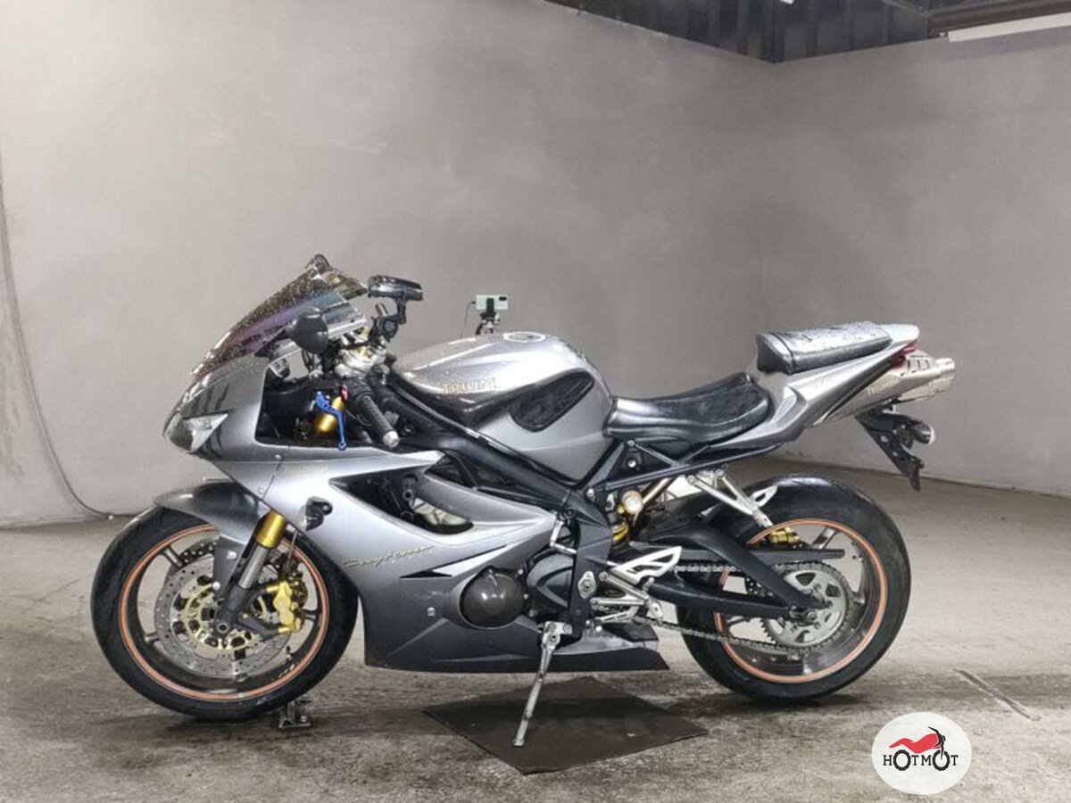 Стант байк Triumph 675