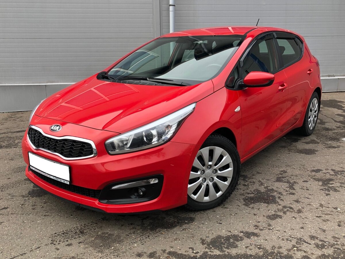 Kia Ceed 2 красный с черной крышей