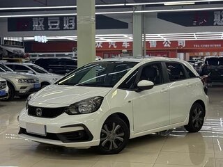 2021 Honda Fit IV, белый, 1105000 рублей, вид 1