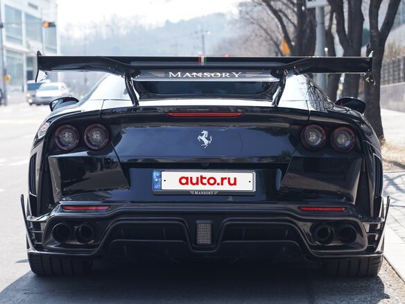 2022 Ferrari 812 GTS, чёрный - вид 4