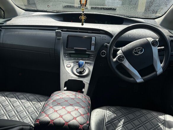 2011 Toyota Prius III (XW30), чёрный, 950000 рублей - вид 8