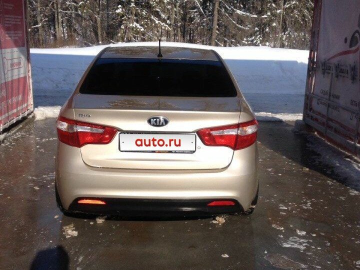 Kia Rio 3 бежевая
