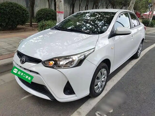 2021 Toyota Yaris L XP150 Рестайлинг, белый, 1100000 рублей, вид 1